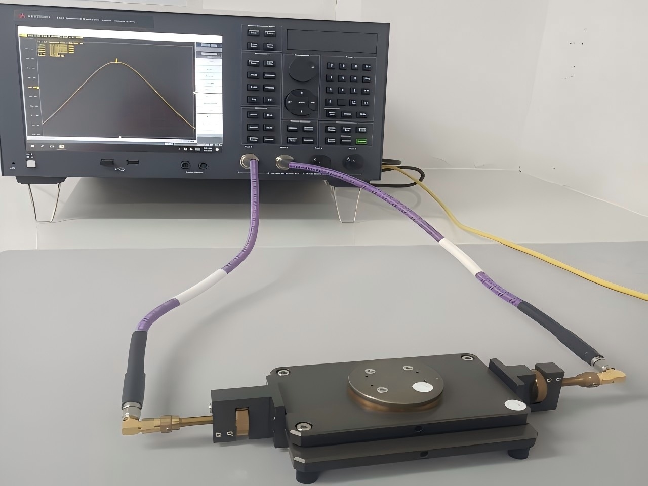 Vector Network Analyzer & Split-Post Dielectric Resonator（VNA & SPDR）